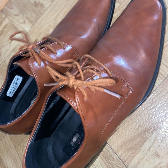 Dress shoes
